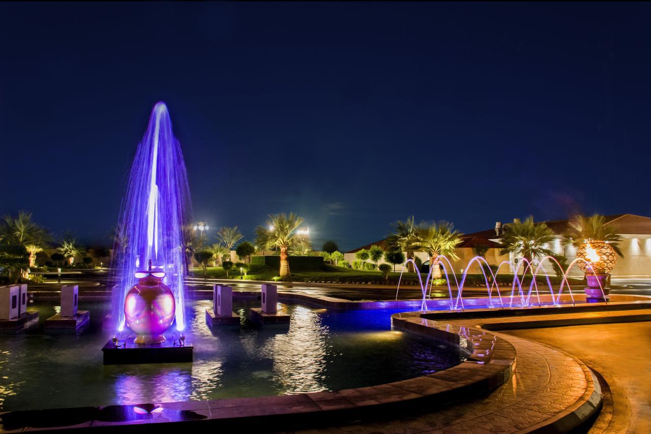 Radisson Blu Resort, Al Khobar Халф Мун-Бэй Экстерьер фото Fountains at the resort