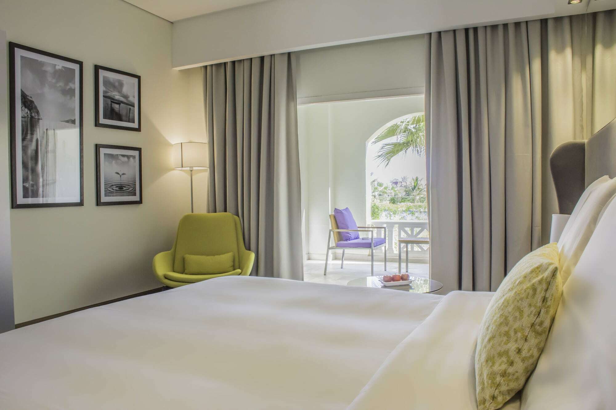 Radisson Blu Resort, Al Khobar Халф Мун-Бэй Экстерьер фото A room at the hotel