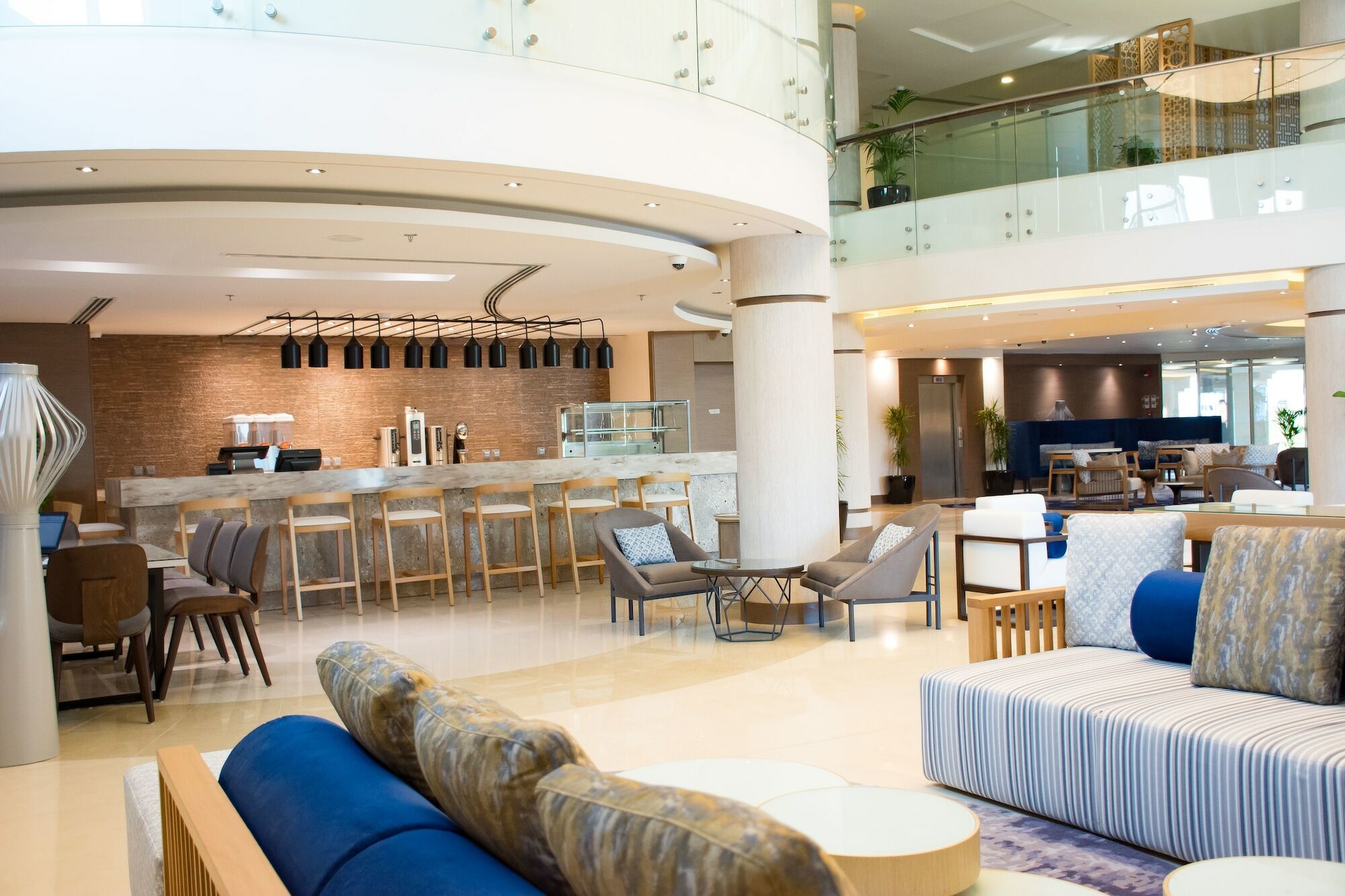 Radisson Blu Resort, Al Khobar Халф Мун-Бэй Экстерьер фото The lounge at the airport