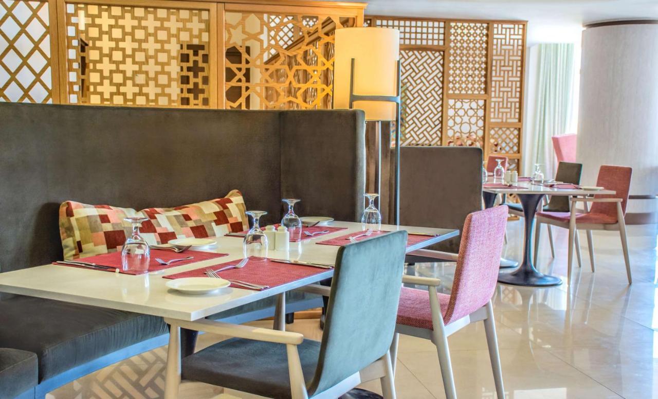 Radisson Blu Resort, Al Khobar Халф Мун-Бэй Экстерьер фото The restaurant
