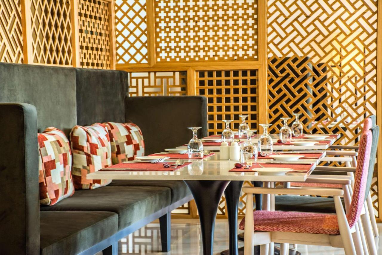 Radisson Blu Resort, Al Khobar Халф Мун-Бэй Экстерьер фото Restaurant interior